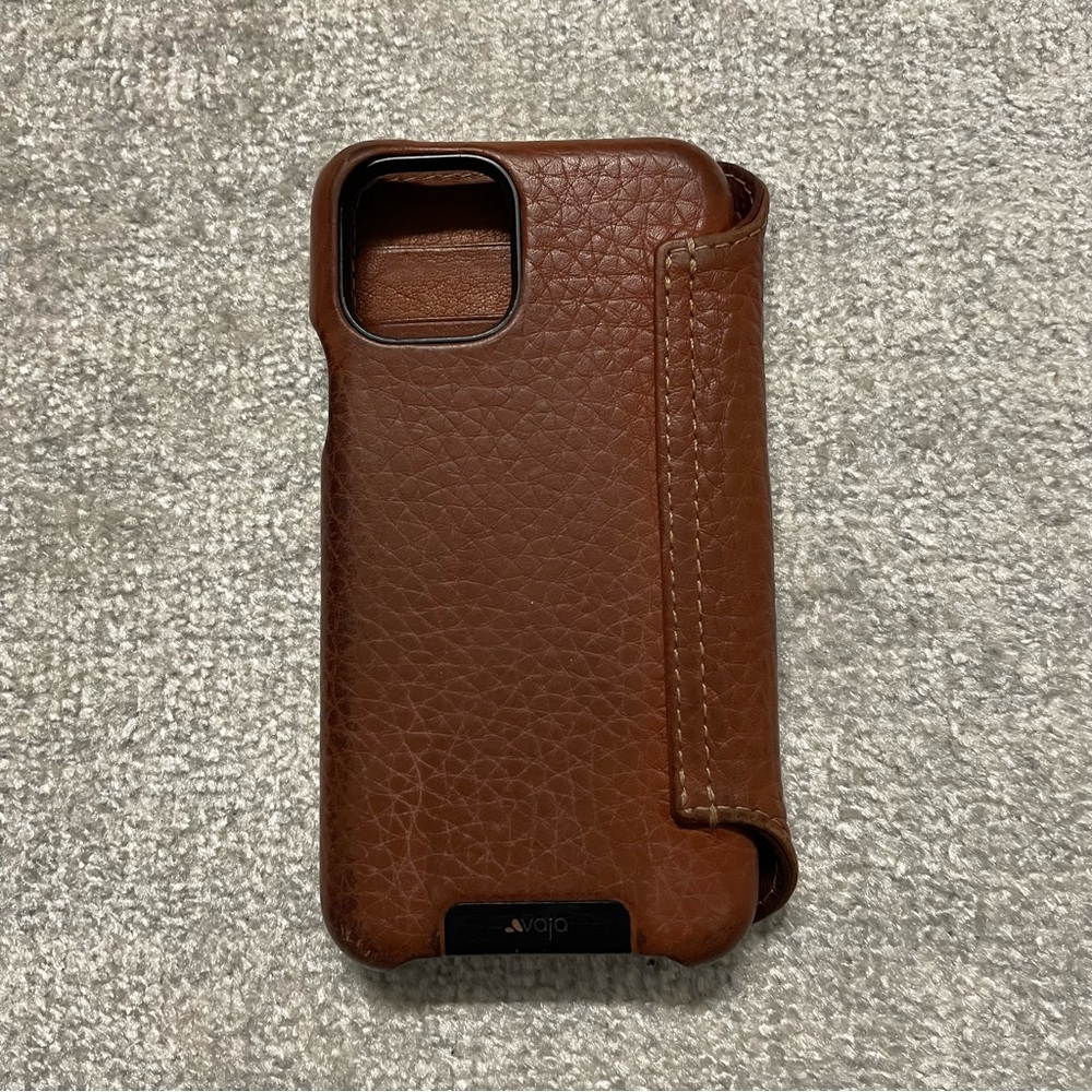 Vaja Wallet iPhone 13 MagSafe Leather Case - Picture 8 of 11